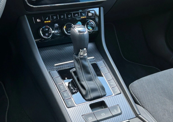 Skoda Superb cena 182850 przebieg: 13589, rok produkcji 2023 z Wolbórz małe 704
